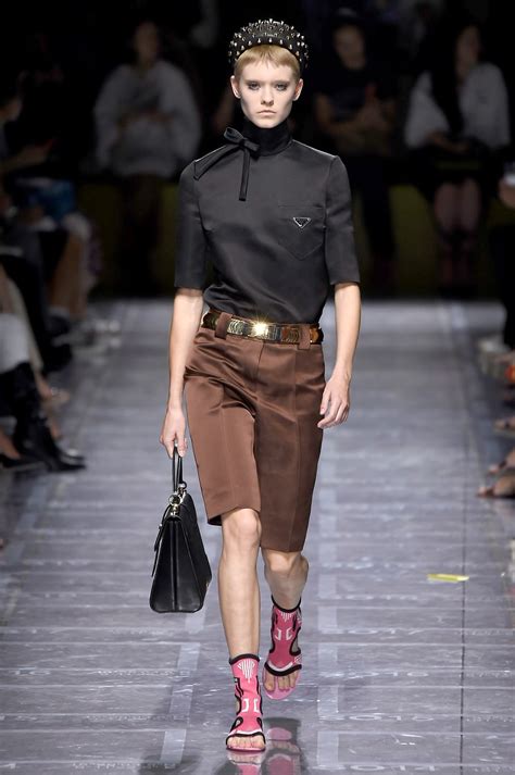 abiti prada primavera estate 2019|PRADA DONNA PRIMAVERA/ESTATE 2019 .